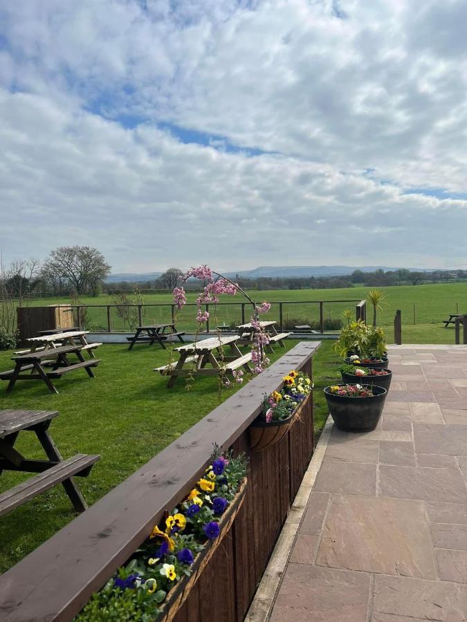 The Hinds Head Hotel Chorley  Exteriör bild